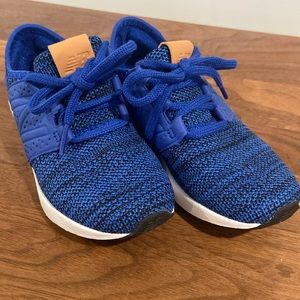 NWOT New Balance boys Fresh Foam Roav lace up running shoe size 11.5